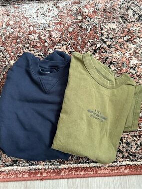 Bundle — Uniqlo Sweatshirt (S) + Nike T-Shirt (M)